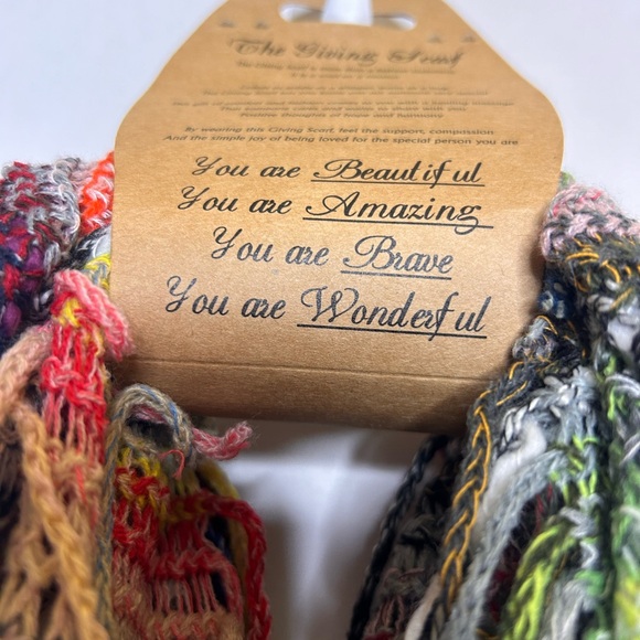 Fashion by Mirabean  Multi-Color Infinity Scarf Size 13” x 28”. NEW With Tags!! - Picture 4 of 5